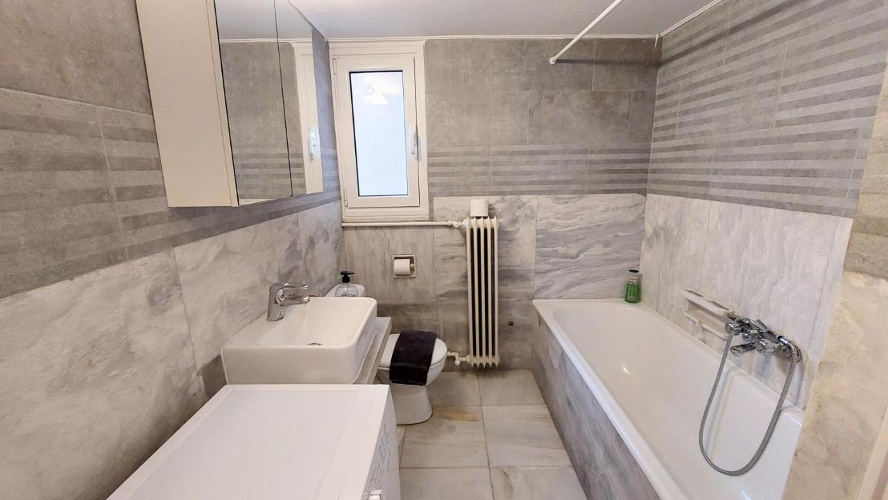 Grand Apartment In Parliament Square Atena Exterior foto