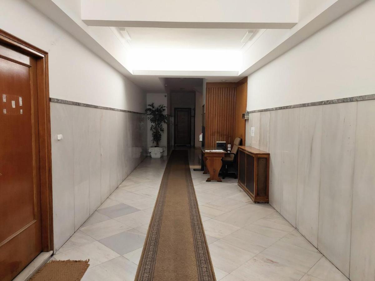 Grand Apartment In Parliament Square Atena Exterior foto