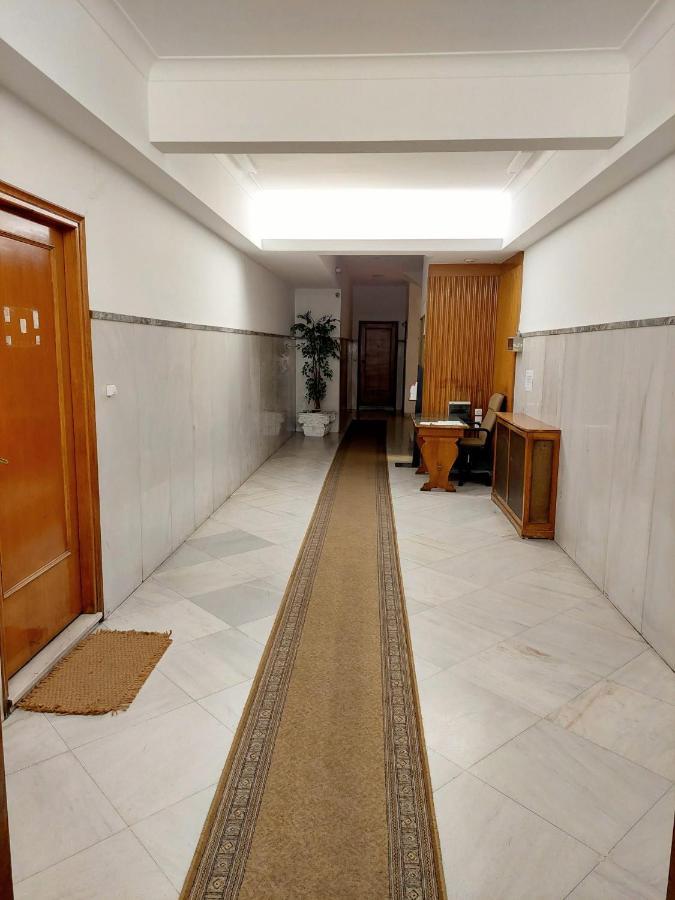 Grand Apartment In Parliament Square Atena Exterior foto